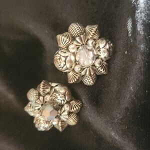 Vintage Detailed Silver Bead Clip Earring